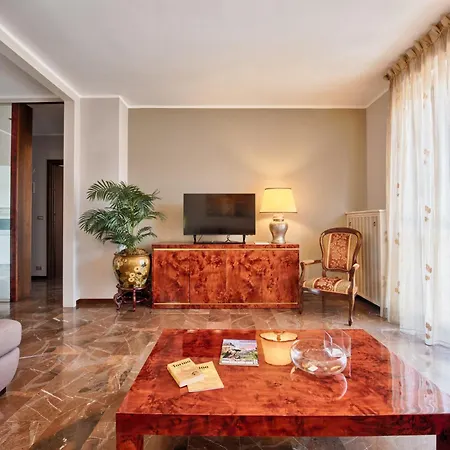 Apartment La Stellata By To Art Turin